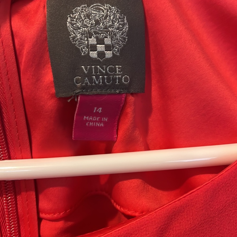 Vince Camuto Hot pink chiffon cape cocktail dress - Picture 3 of 13